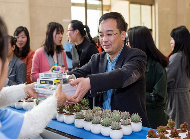 携手希望，为“蓝”生活——记西安中海大厦地球一小时公益活动